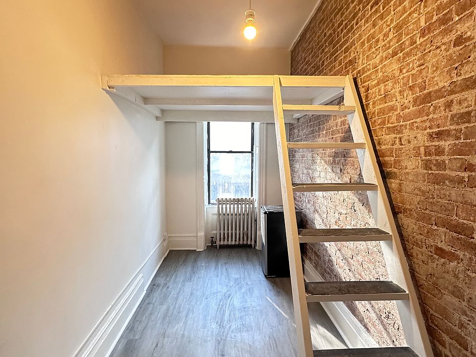1st image of 343 W 46th St #16