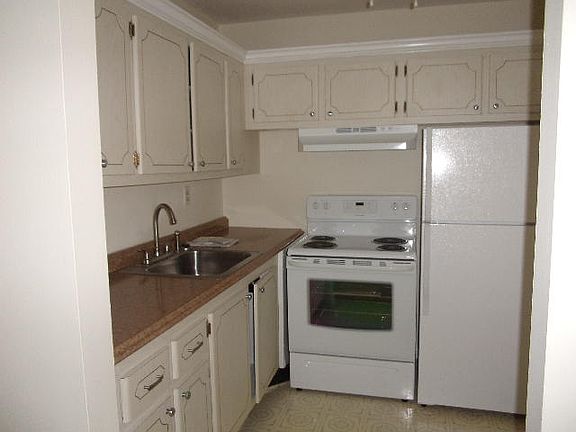 4th image of 150 Andover F