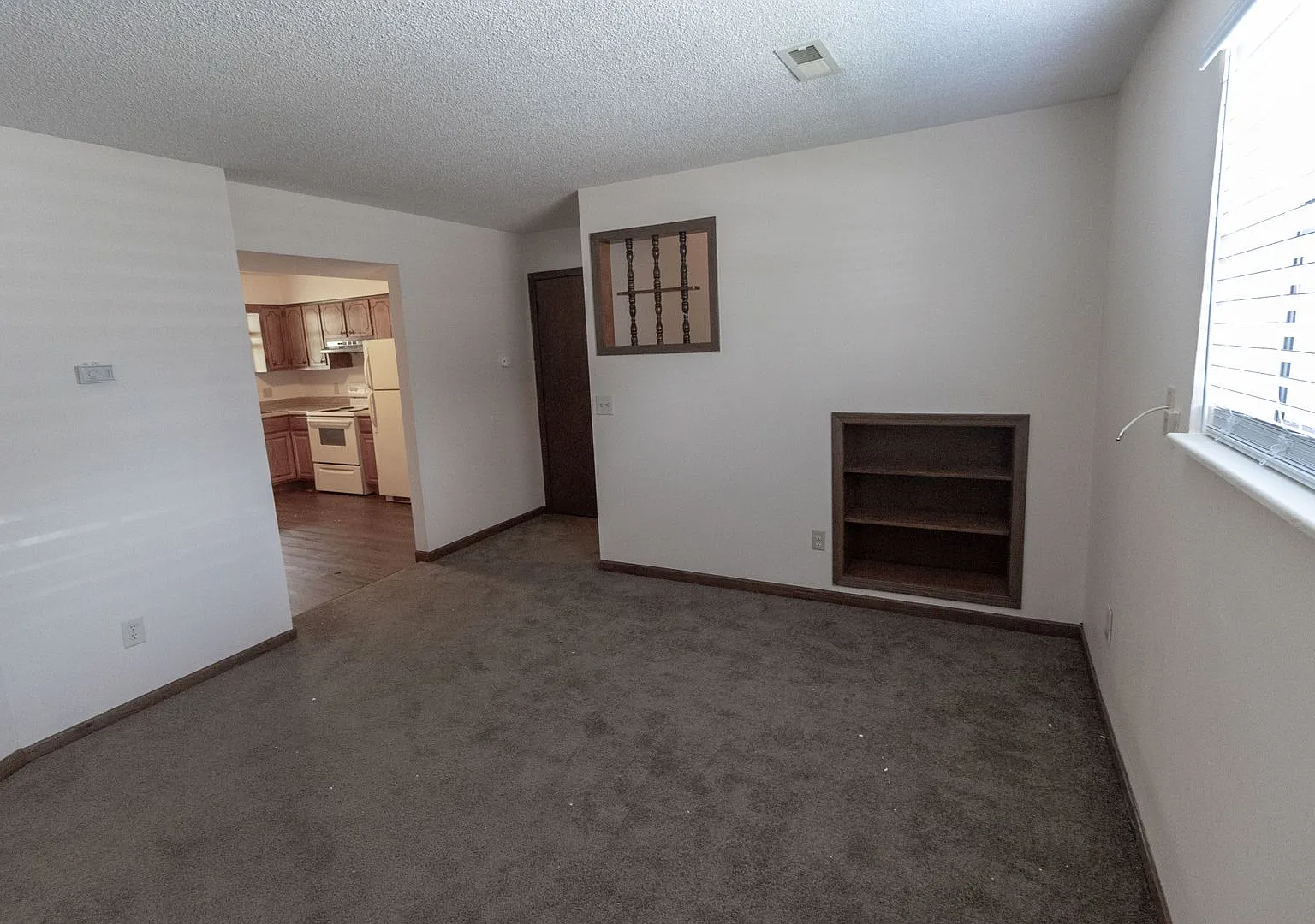 420 N East Park Ln — Photo 4