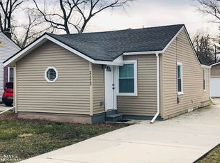 21213 Rensselaer St, Farmington Hills, MI 48336