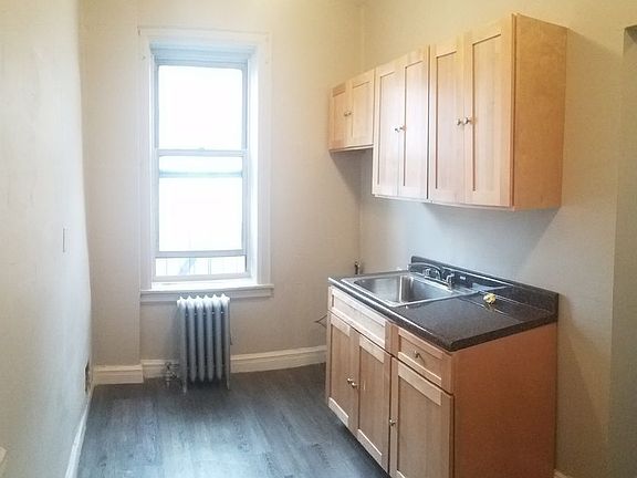 4th image of 428 E 22nd St APT 5E