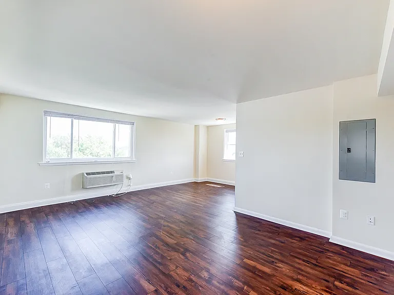 734 Longfellow — Photo 13