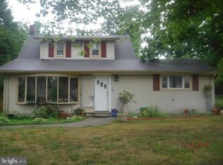 20 Mapletree Rd, Toms River, NJ 08753