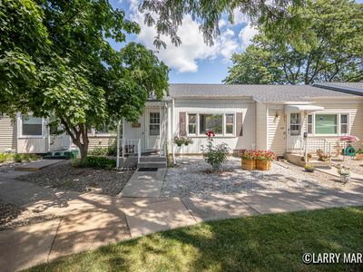1015 Village Ln, Jenison, MI, 49428