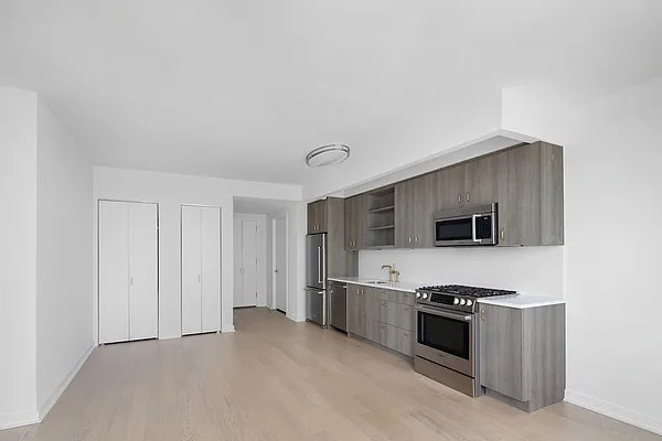 Rented by Greystar | media 39
