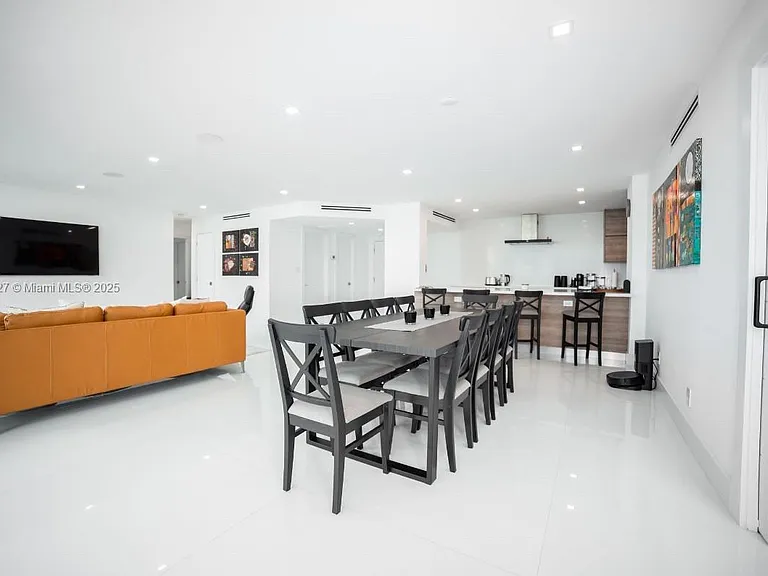 5600 Collins Ave #14K — Photo 3
