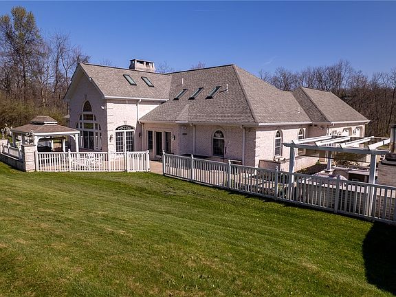 3rd image of 104 Angerer Rd