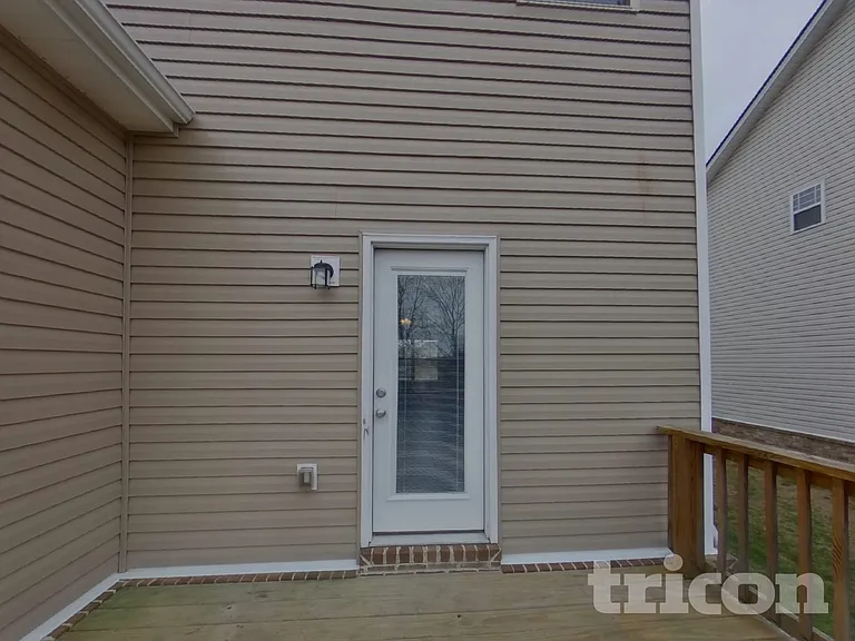 1048 Solomon Ln — Photo 17