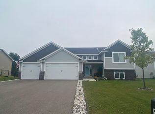 204 9th Ave SE, Isanti, MN 55040