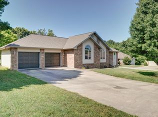 1101 Robins Nest Hl, Mount Vernon, MO 65712