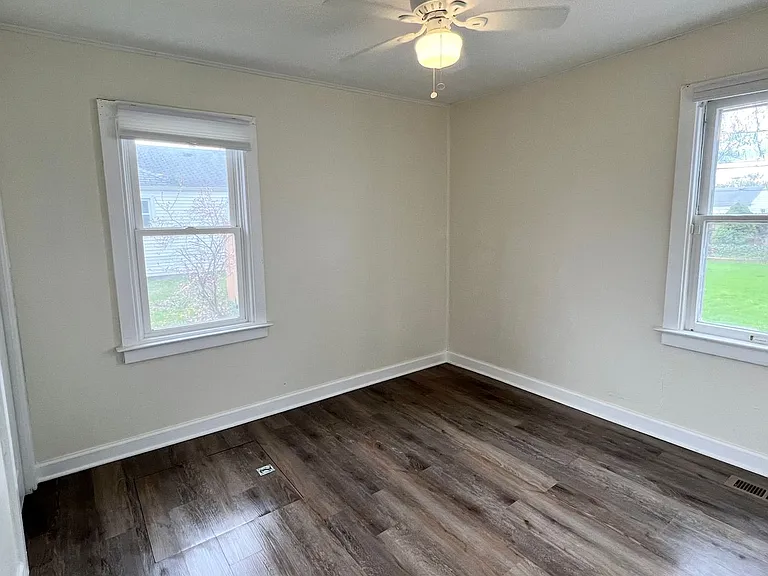 7531 N Inkster Rd — Photo 13