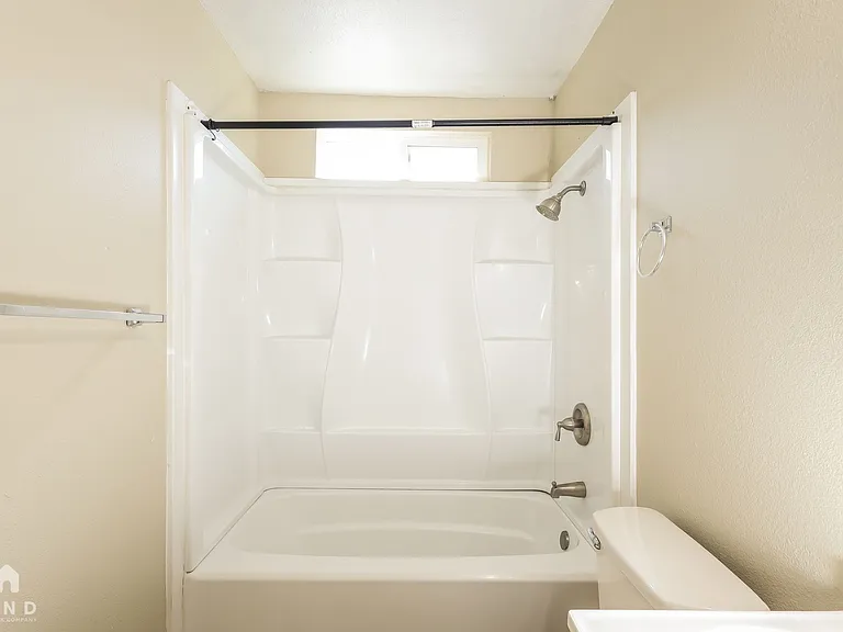 466 Capitol Hill Ave #1 — Photo 16