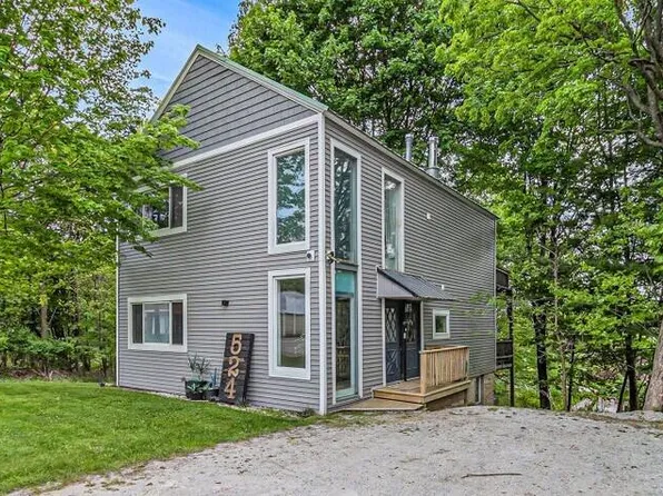 524 S Mears Ave, Whitehall, MI 49461