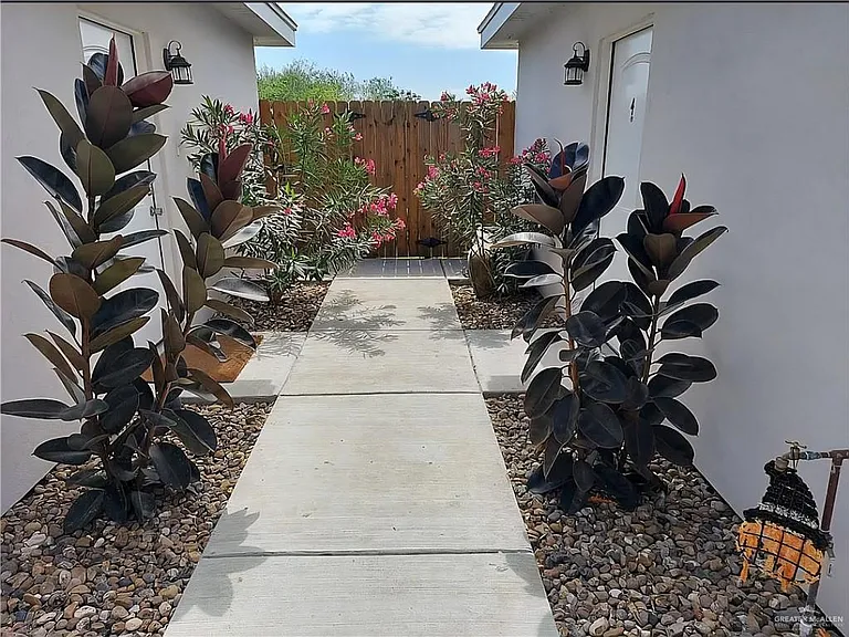3816 Las Vistas Ln #1 — Photo 5