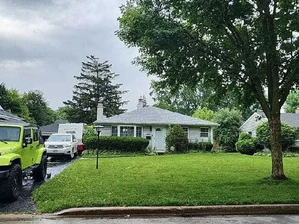 2306 Bluebird Ln, Rolling Meadows, IL 60008