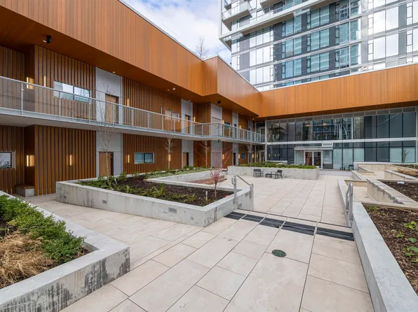 6000 McKay Ave #2109, Burnaby, BC V5H 0K2