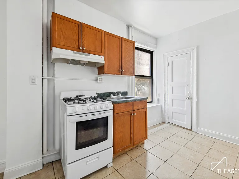 177 Thompson St #12 — Photo 1