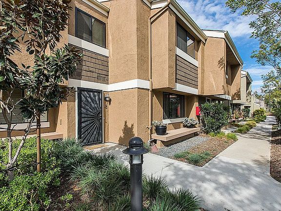 3rd image of 8 Sand Dollar Ct #4