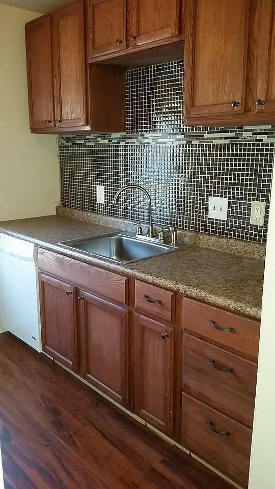 2 bed, 1.5 bath, 915 sqft, $1,400 — Photo 3
