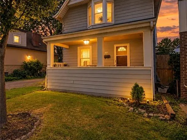 372 Beach Rd, Hamilton, ON L8H 3K5