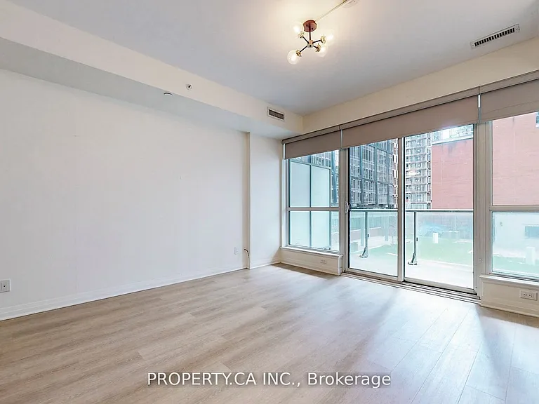 8 Mercer St #710 — Photo 6