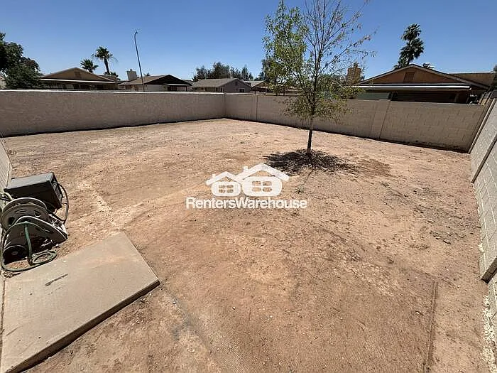 2126 N Villas Ln — Photo 18