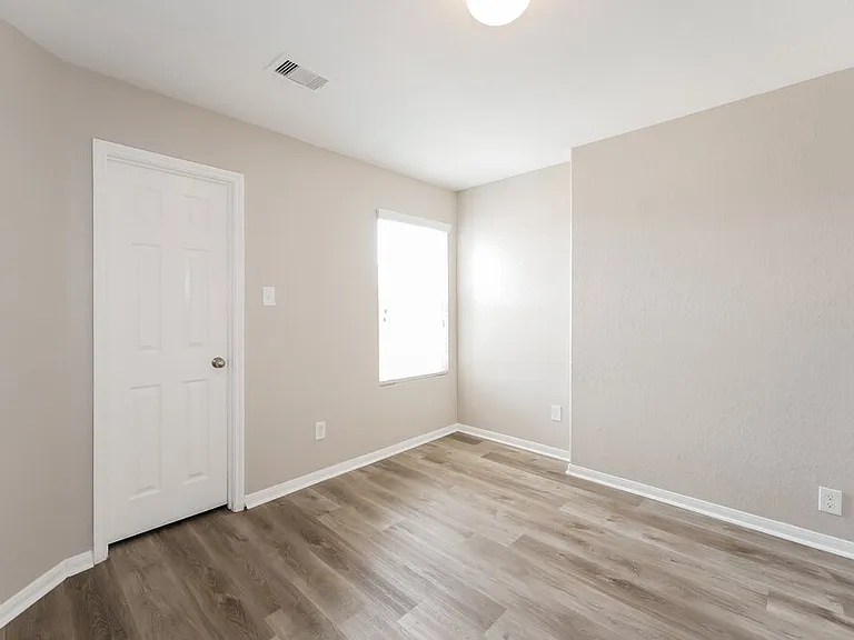 4930 Jarl Ct — Photo 15