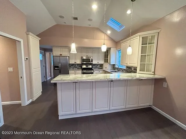 403 Cedar Ave — Photo 7