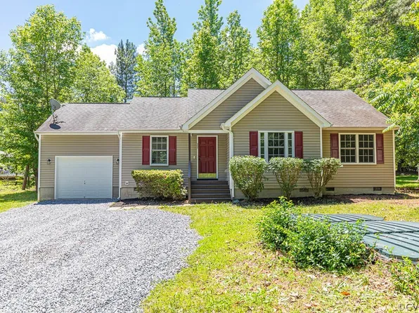 207 Tranquility Dr, Ruther Glen, VA 22546