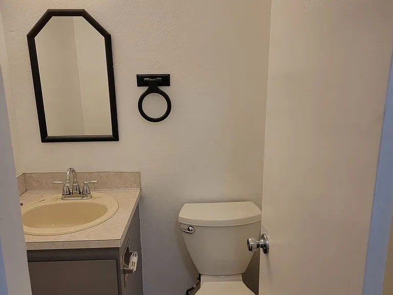 3151 N Shore Dr SE — Photo 7