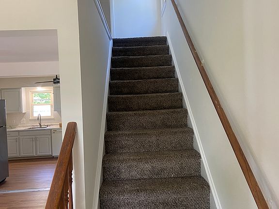 4th image of 1729 Maple Ave