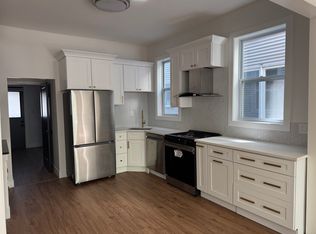 1742 W Nelson St #1, Chicago, IL 60657