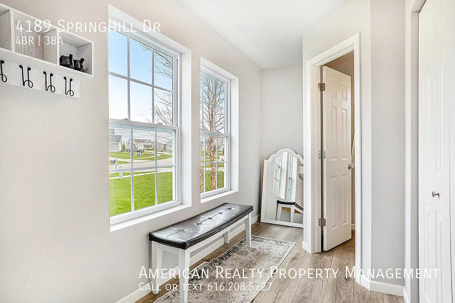4 bed, 2.5 bath, 2100 sqft, $3,100 — Photo 2