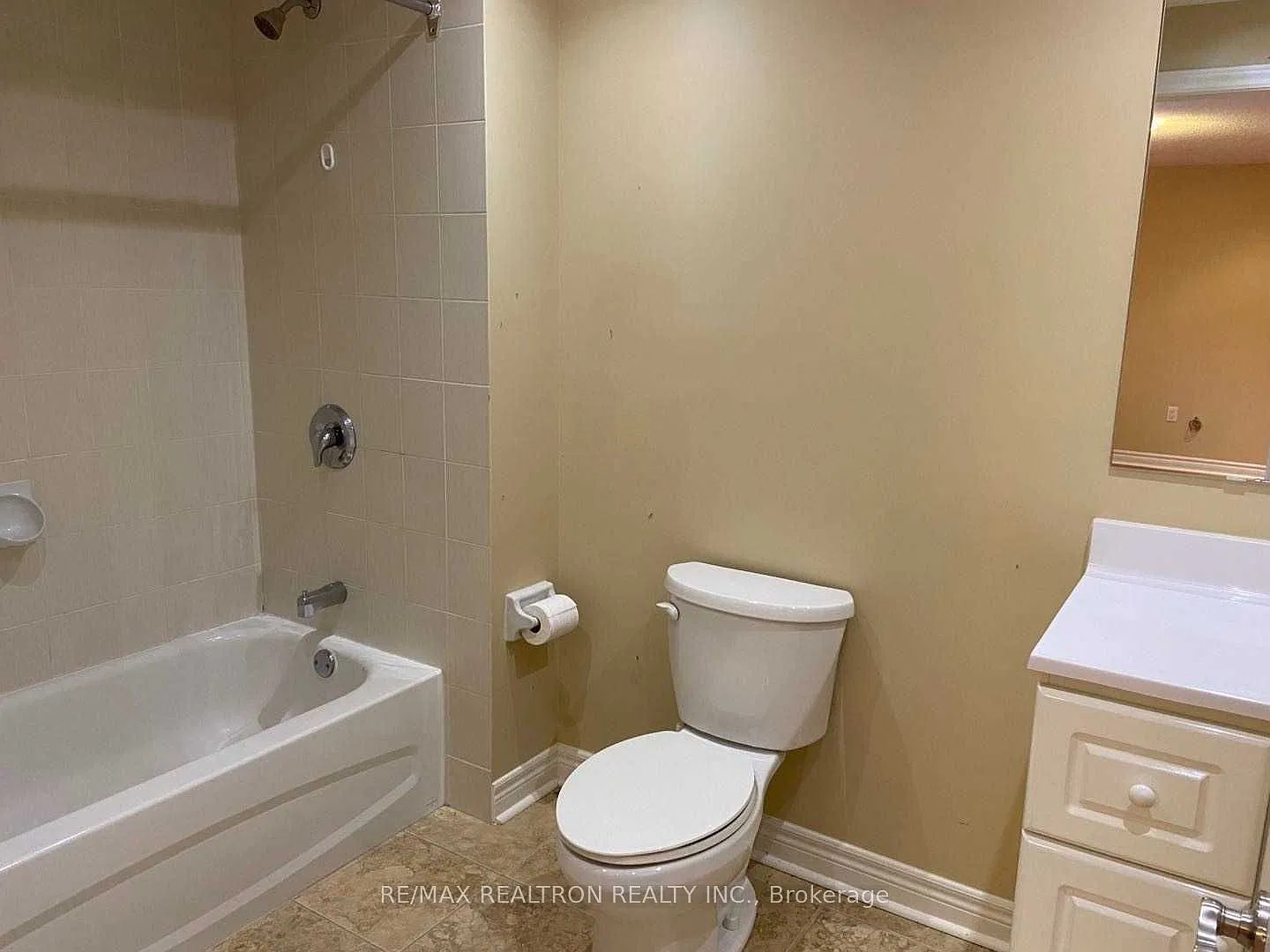 2 bed, $1,650 — Photo 4