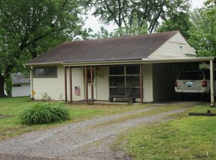302 Baker Dr, Metropolis, IL 62960