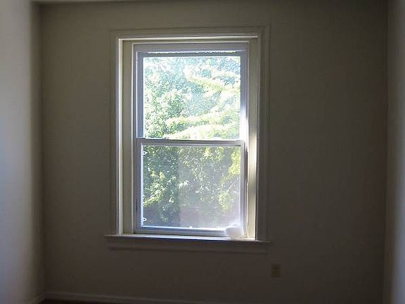 4th image of 1220 Half St SW #B