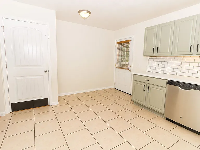 9134 Westminister Circle Dr — Photo 4