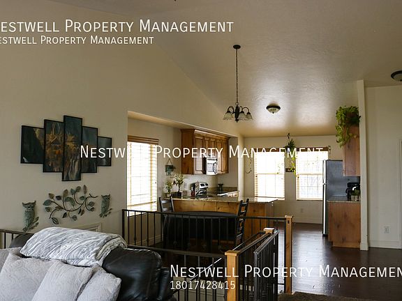 5th image of 2953 E Somerset Dr