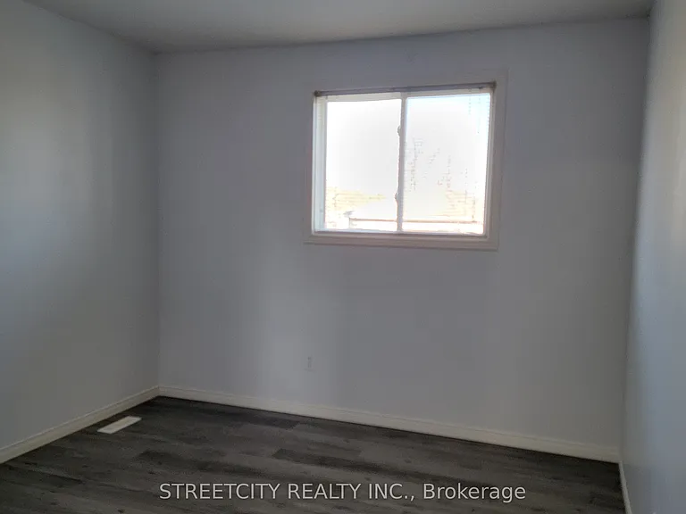 15 Sandra Rd — Photo 6