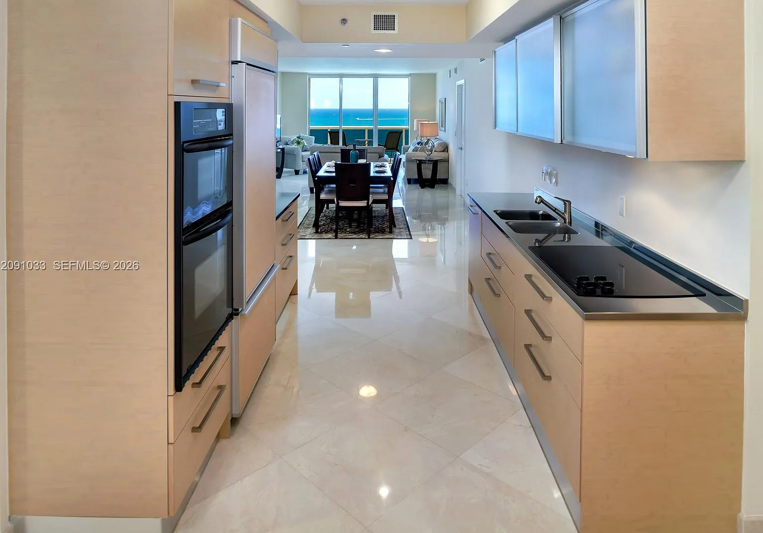 Beach Club Condo — Photo 2