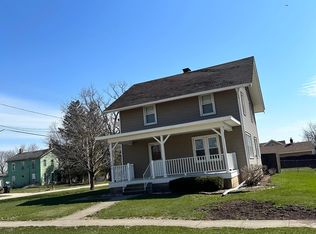 101 S 5th Ave, Forreston, IL 61030