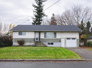 8585 Howard Cres, Chilliwack, BC V2P 5R5