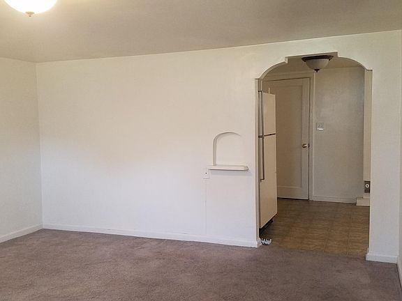 2nd image of 253 S Lee Ave APT 1