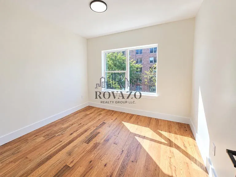 149 Roseville Ave #5 — photo 3 of 18