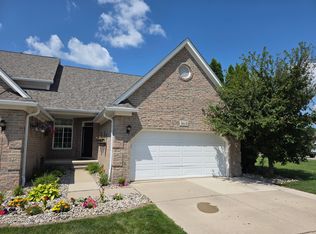 31637 Beaver Cir, New Boston, MI 48164