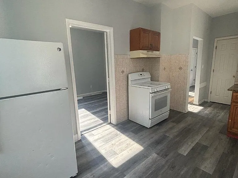 218 E 9th Ave — Photo 6