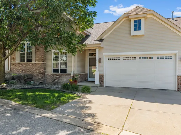 6755 Village Walk Ln, Deforest, WI 53532