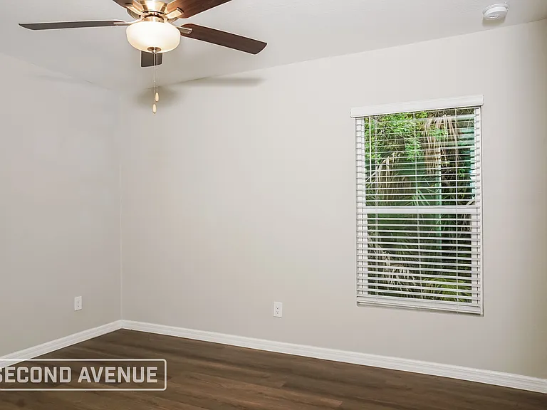678 Rutland Cir — Photo 17