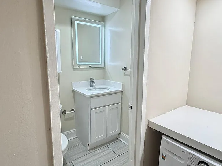 Park East Apartments — Photo 53