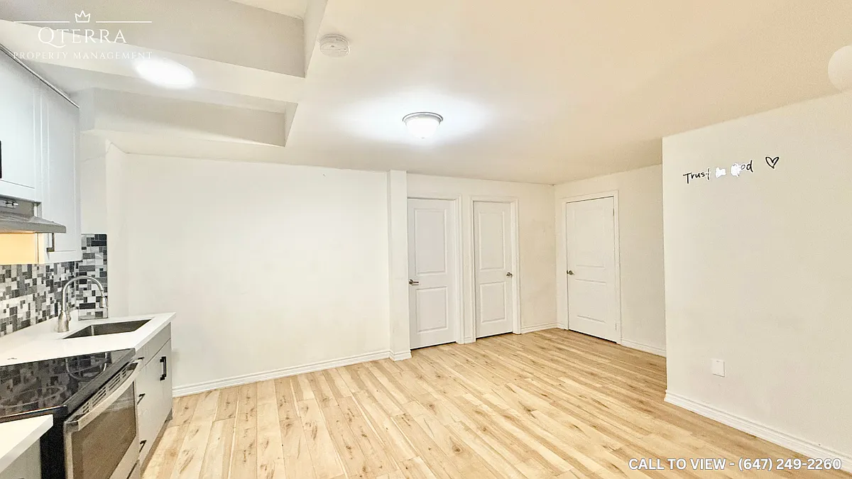 Building Photo - 1153 Stag Holw #2